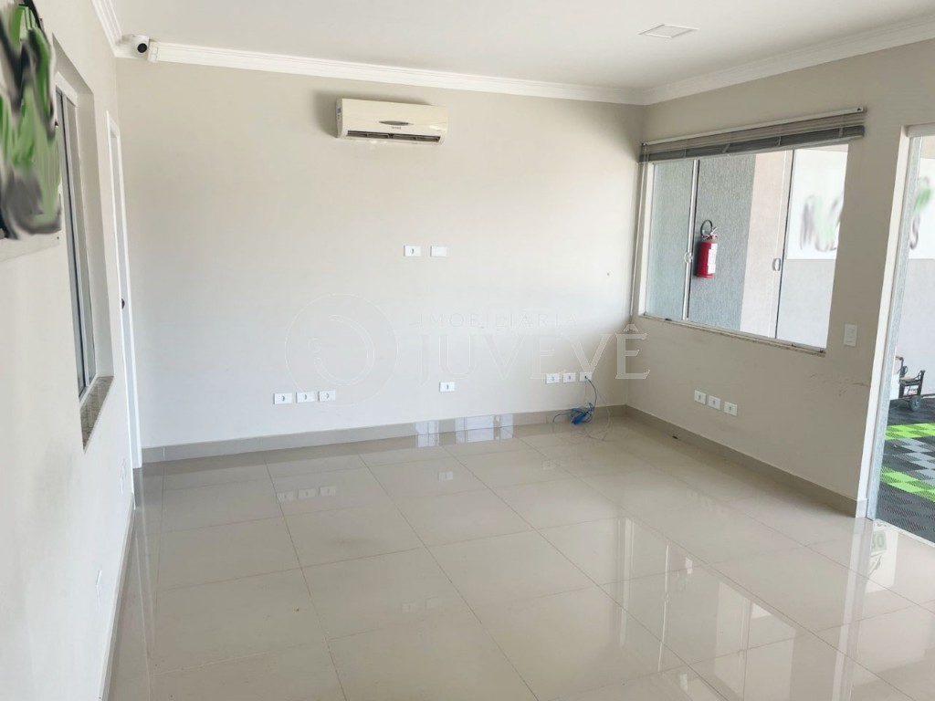 Casa Comercial