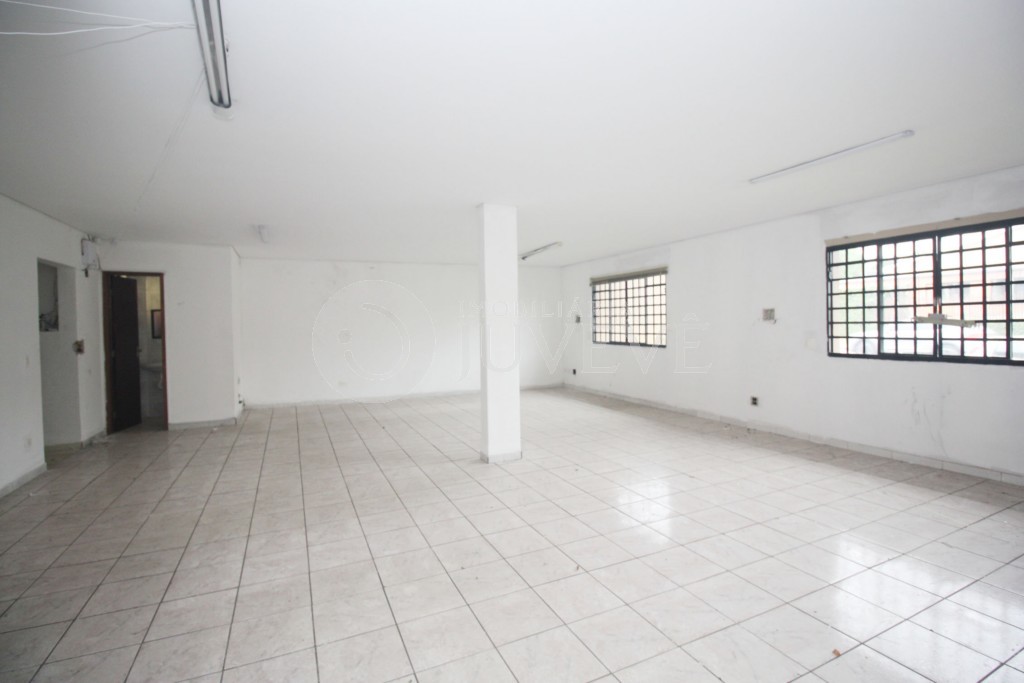 Casa Comercial