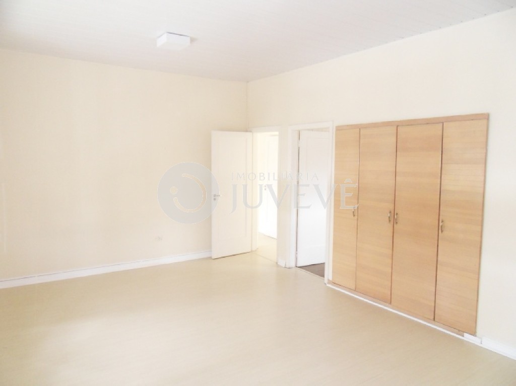 Casa Comercial