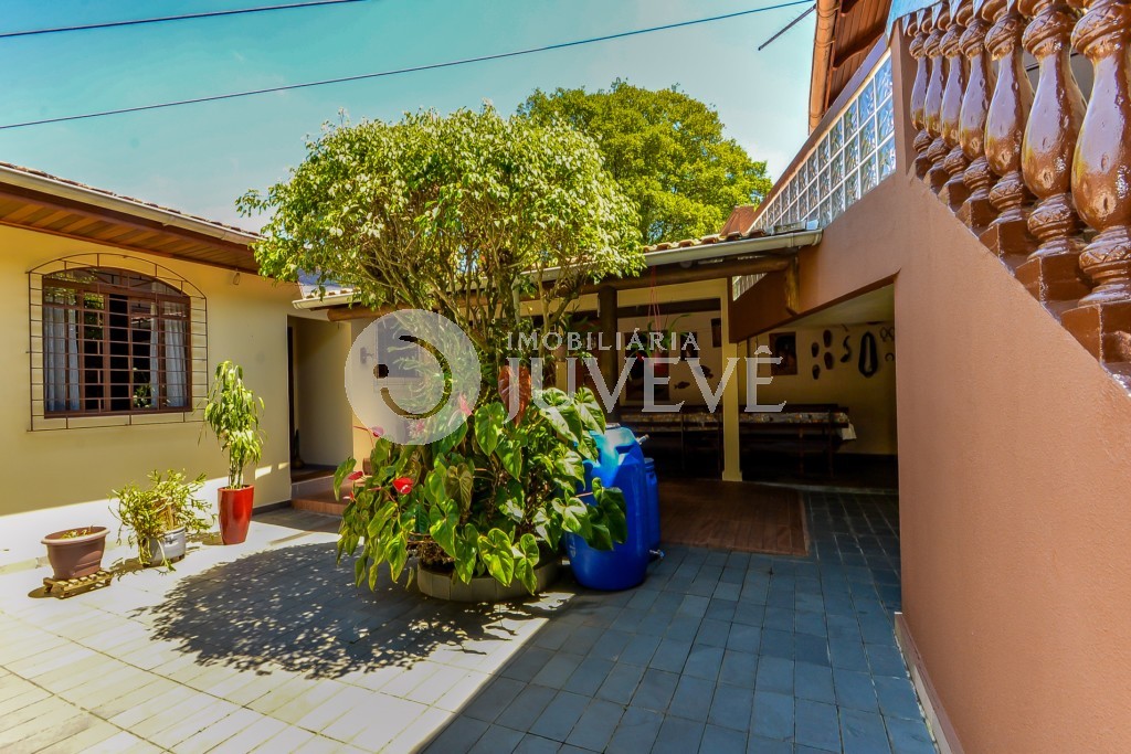 Casa Comercial