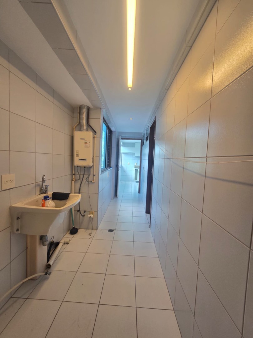 WhatsApp Image 2025-10-28 at 17.23.05 (1).jpeg