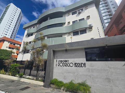 Apartamento para locacao no Mauricio de Nassau em Caruaru com 105m² por R$ 1.900,00