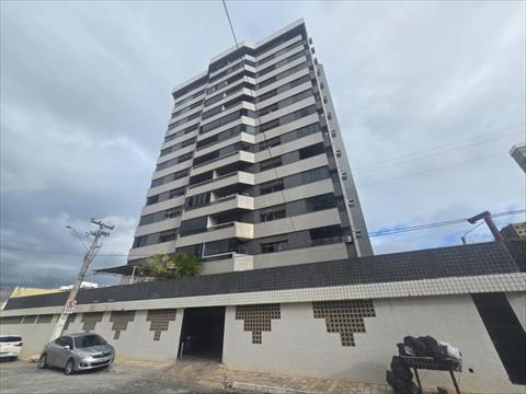 Apartamento para locacao no Mauricio de Nassau em Caruaru com 0m² por R$ 2.700,00
