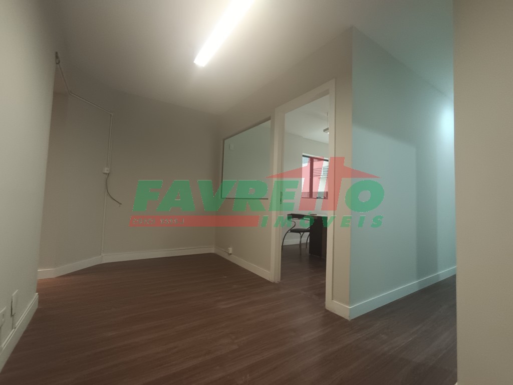 Comercial para alugar em Alto Da Gloria, Curitiba — Imobiliária Razão