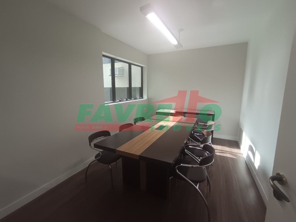 Comercial para alugar em Alto Da Gloria, Curitiba — Imobiliária Razão