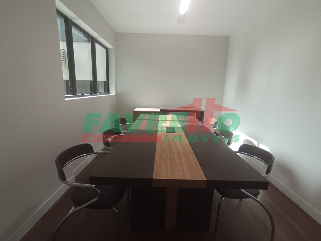 Comercial para alugar em Alto Da Gloria, Curitiba — Imobiliária Razão