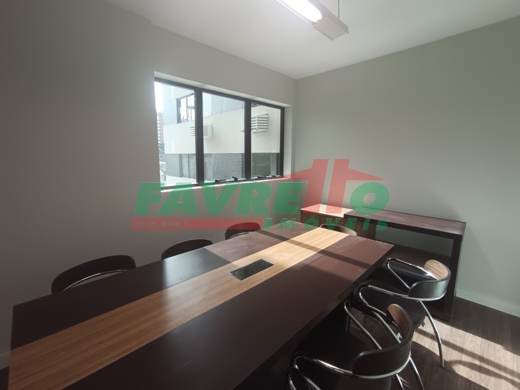 Comercial para alugar em Alto Da Gloria, Curitiba — Imobiliária Razão