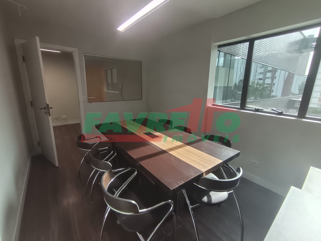 Comercial para alugar em Alto Da Gloria, Curitiba — Imobiliária Razão