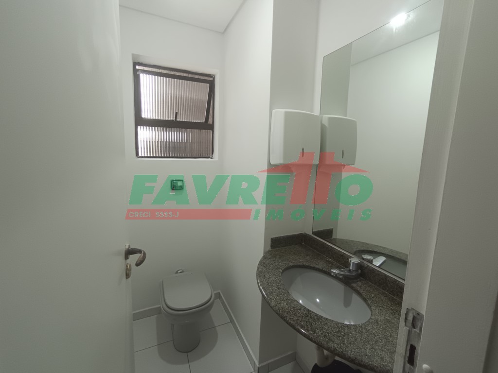 Comercial para alugar em Alto Da Gloria, Curitiba — Imobiliária Razão