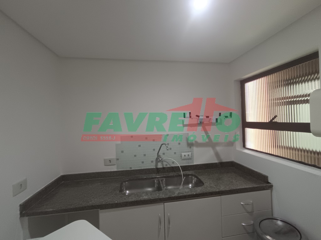Comercial para alugar em Alto Da Gloria, Curitiba — Imobiliária Razão