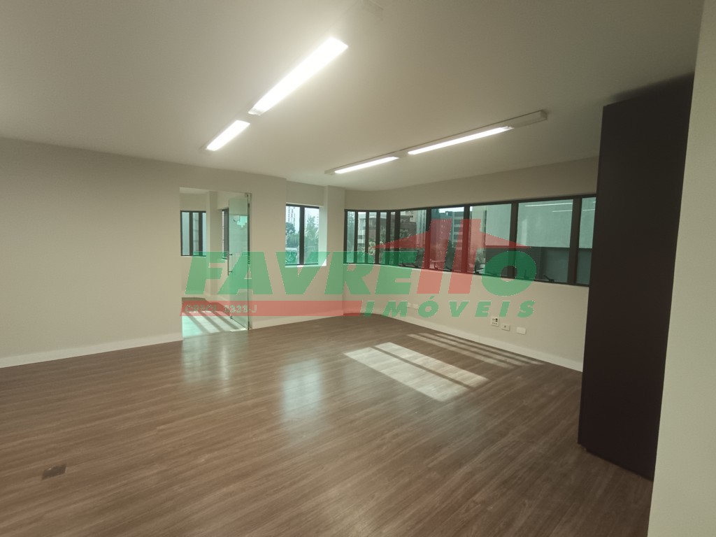 Comercial para alugar em Alto Da Gloria, Curitiba — Imobiliária Razão