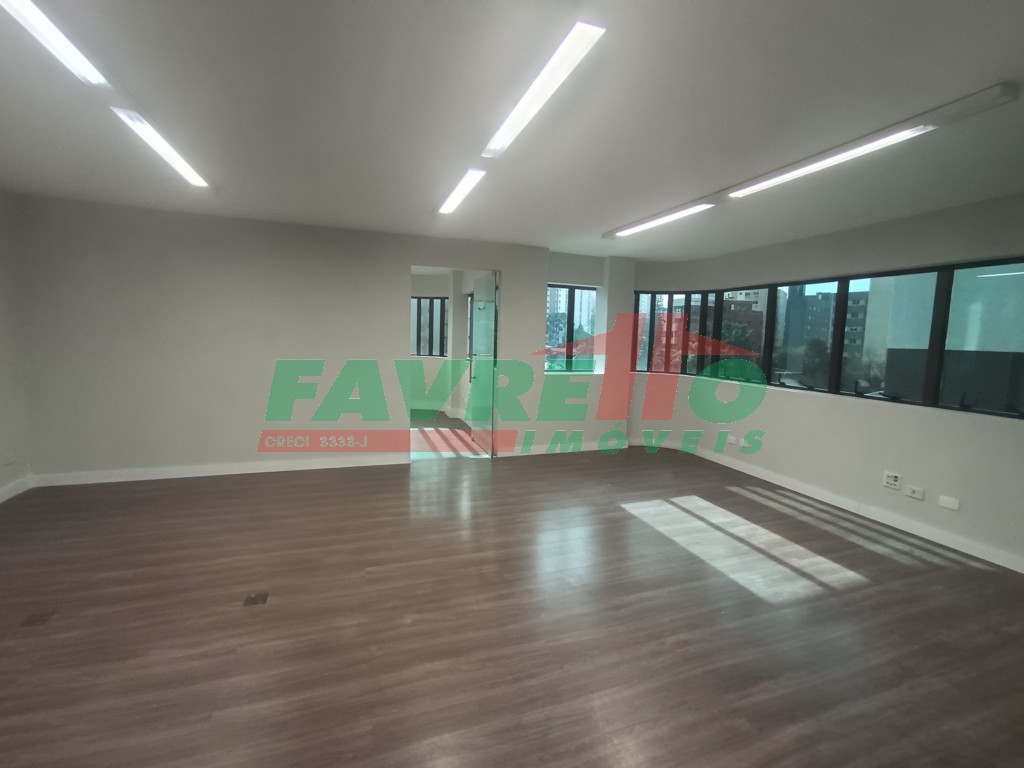 Comercial para alugar em Alto Da Gloria, Curitiba — Imobiliária Razão