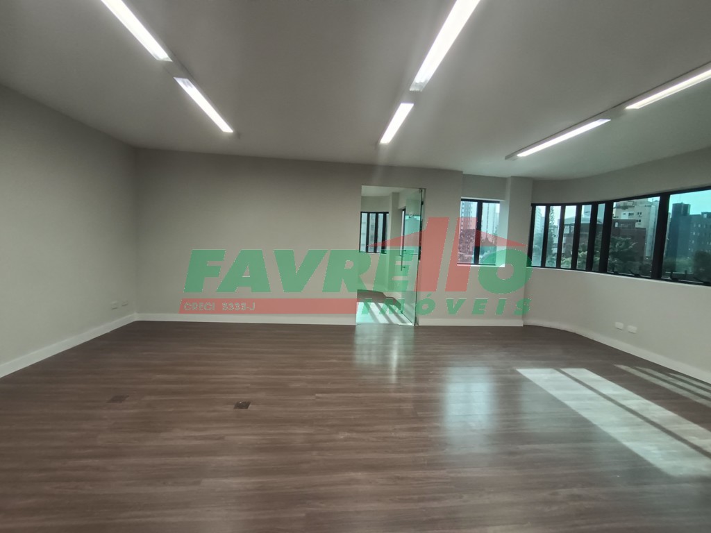 Comercial para alugar em Alto Da Gloria, Curitiba — Imobiliária Razão