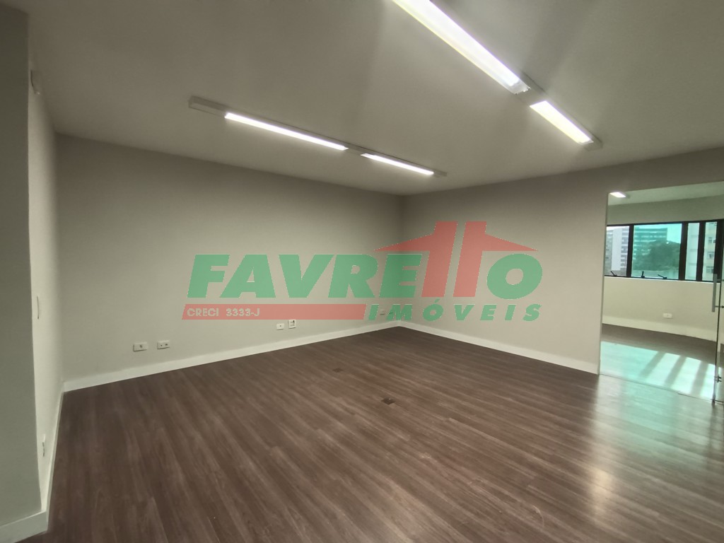 Comercial para alugar em Alto Da Gloria, Curitiba — Imobiliária Razão