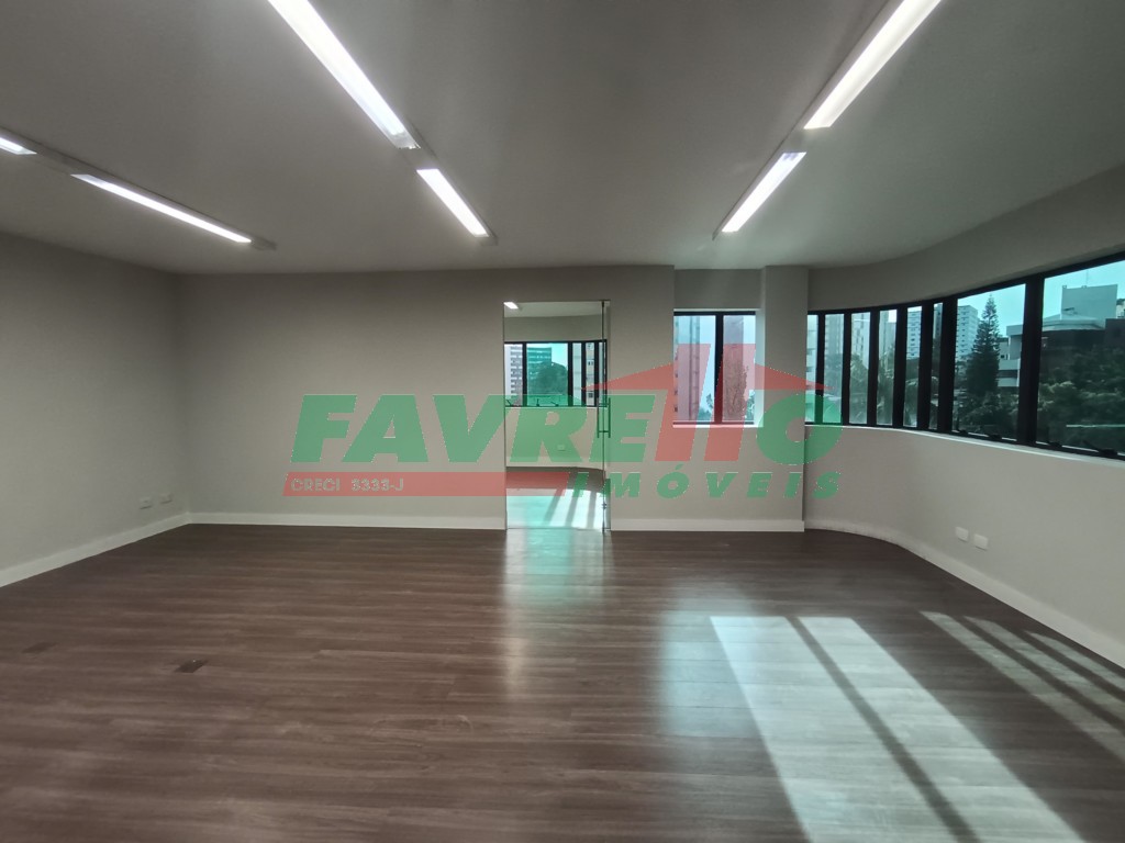 Comercial para alugar em Alto Da Gloria, Curitiba — Imobiliária Razão