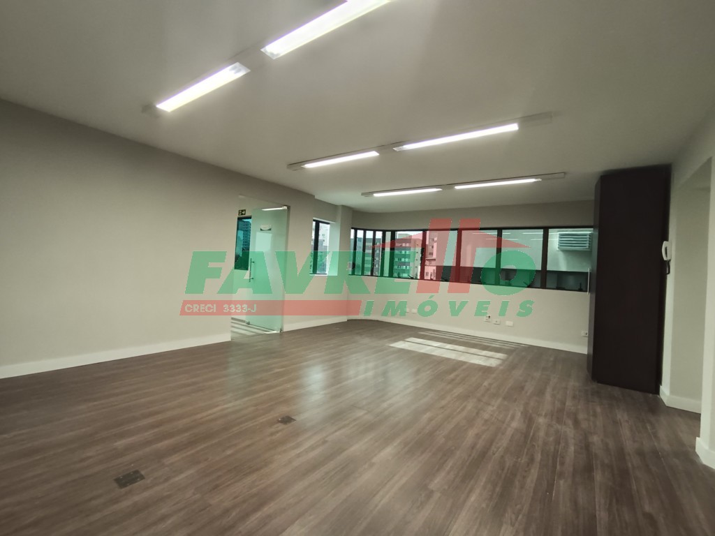Comercial para alugar em Alto Da Gloria, Curitiba — Imobiliária Razão