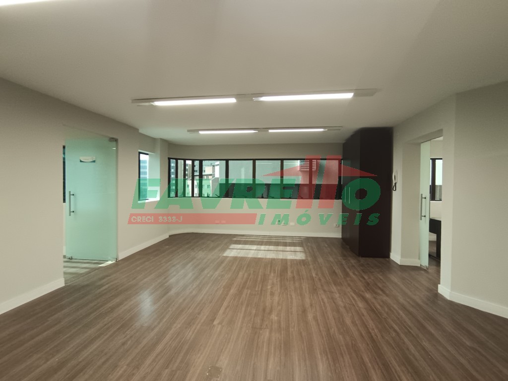 Comercial para alugar em Alto Da Gloria, Curitiba — Imobiliária Razão
