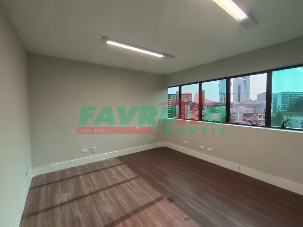 Comercial para alugar em Alto Da Gloria, Curitiba — Imobiliária Razão