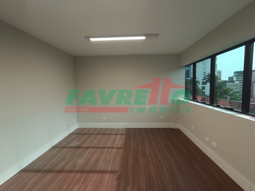 Comercial para alugar em Alto Da Gloria, Curitiba — Imobiliária Razão