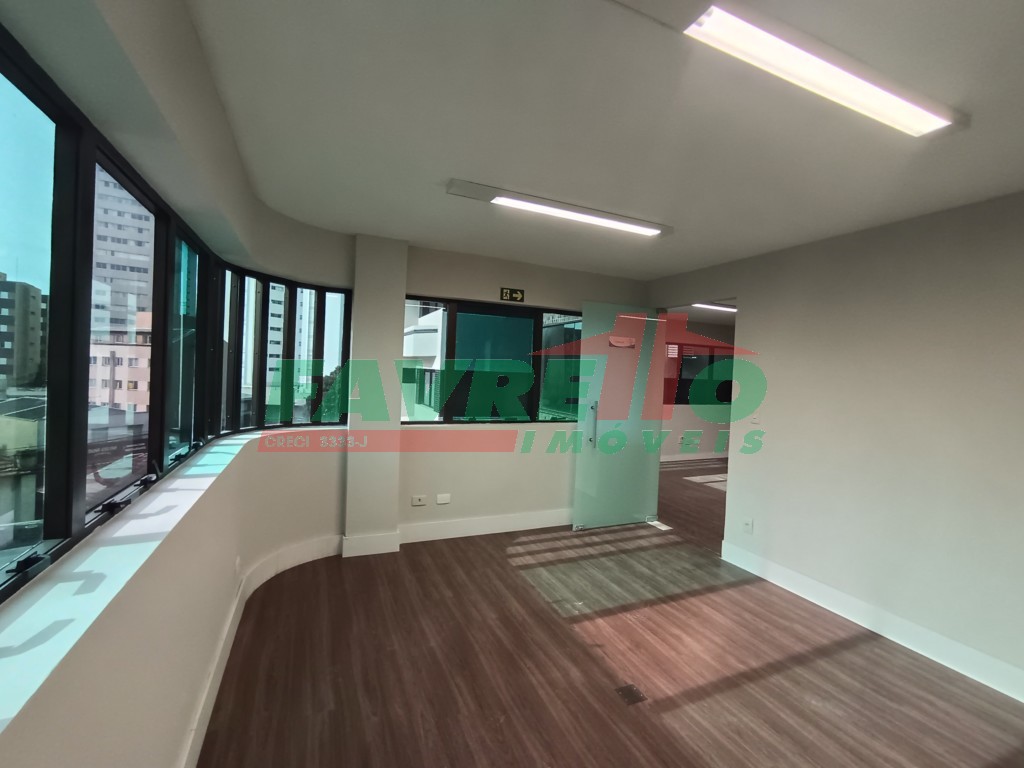 Comercial para alugar em Alto Da Gloria, Curitiba — Imobiliária Razão