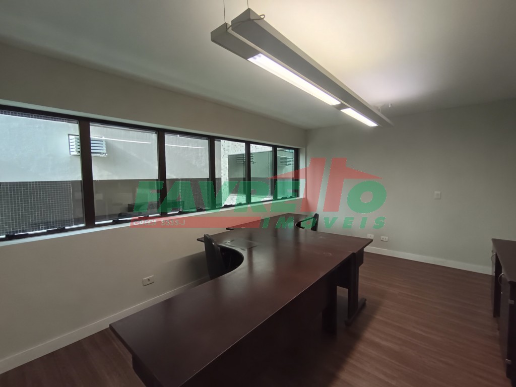 Comercial para alugar em Alto Da Gloria, Curitiba — Imobiliária Razão