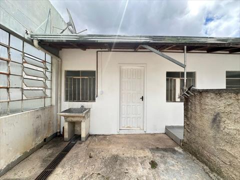 Casa Residencial para locacao no Portao em Curitiba com 60m² por R$ 700,00