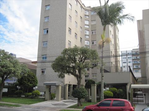 Apartamento para locacao no Agua Verde em Curitiba com 108m² por R$ 2.400,00