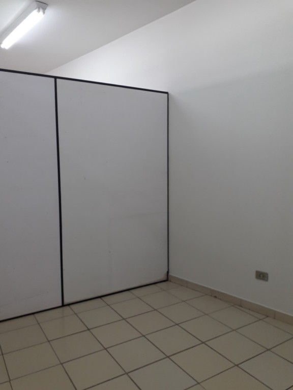 Cjto Comercial/sala para locacao no Centro em Sarandi com 0m² por R$ 1.300,00