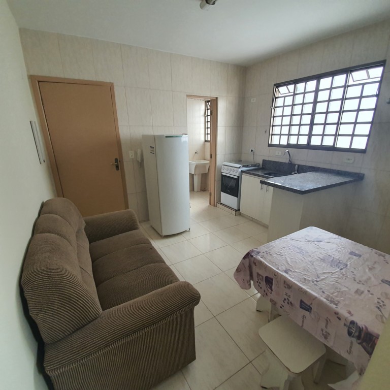 Apartamento para locacao no Zona 07 em Maringa com 40m² por R$ 1.450,00