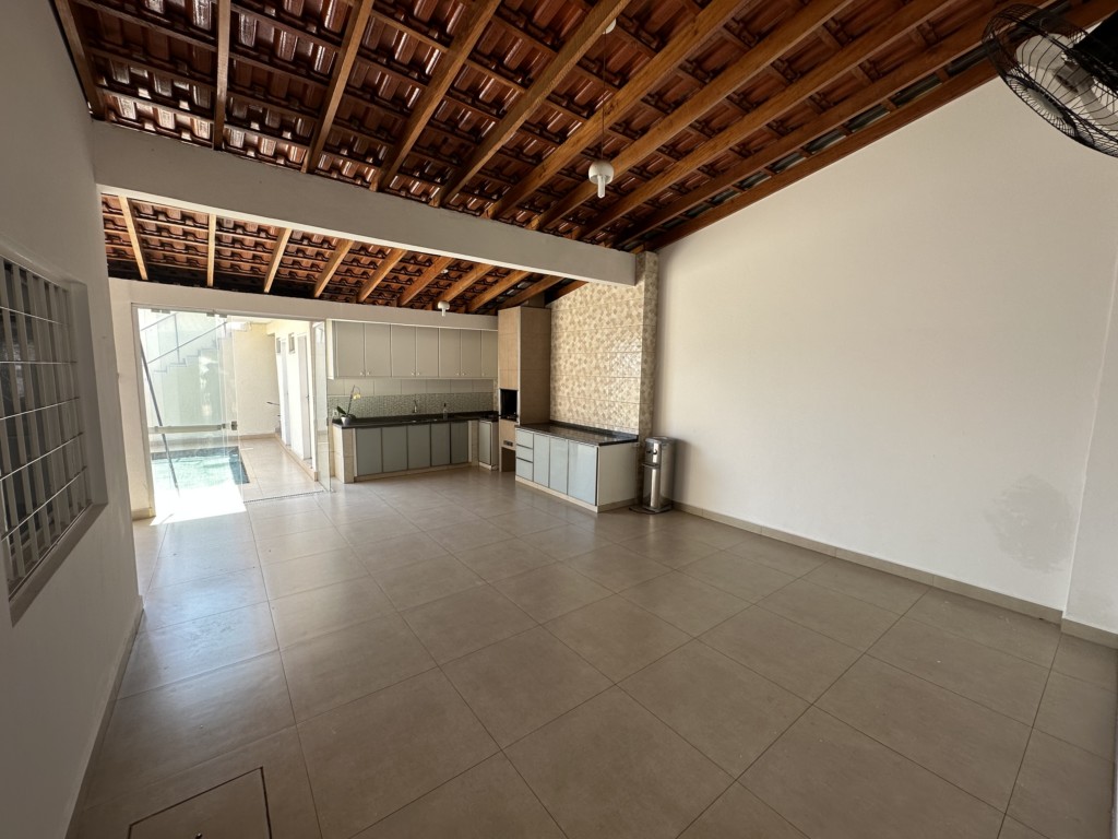 Sobrado para locacao no Recanto dos Magnatas em Maringa com 260m² por R$ 5.800,00