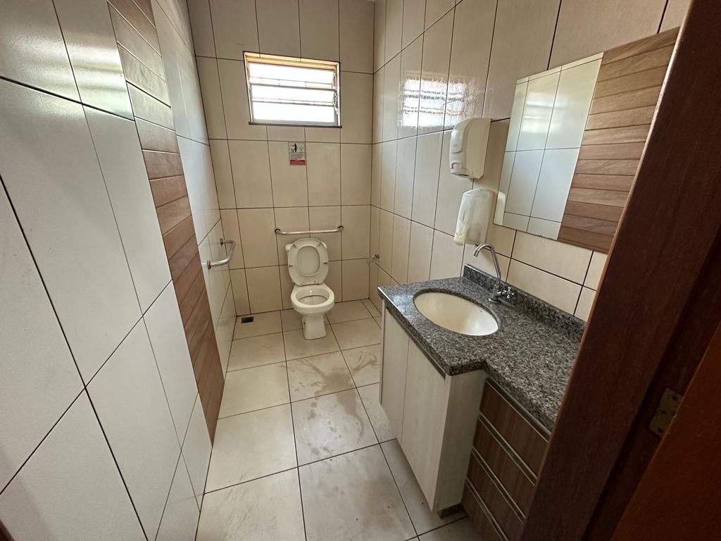 Barracão_galpão para locacao no Parque das Laranjeiras em Maringa com 300m² por R$ 3.500,00