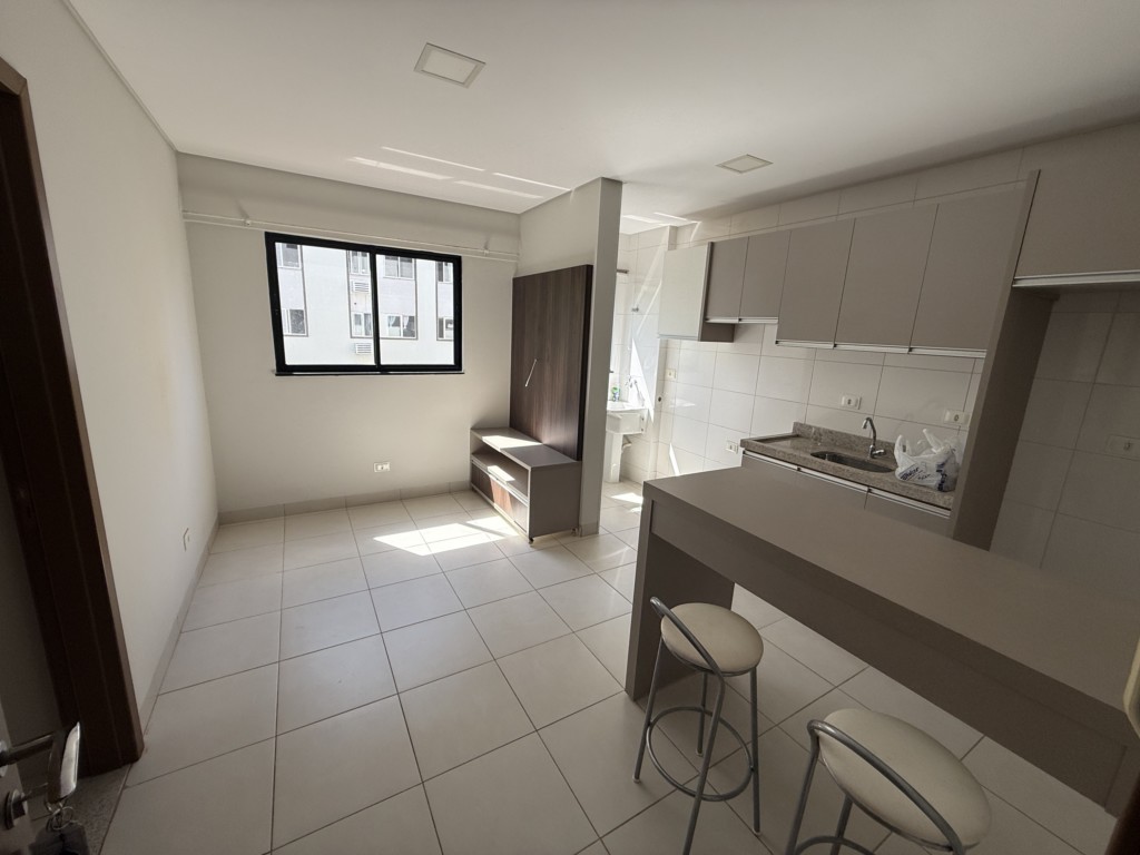 Apartamento para locacao no Zona 07 em Maringa com 48m² por R$ 1.700,00
