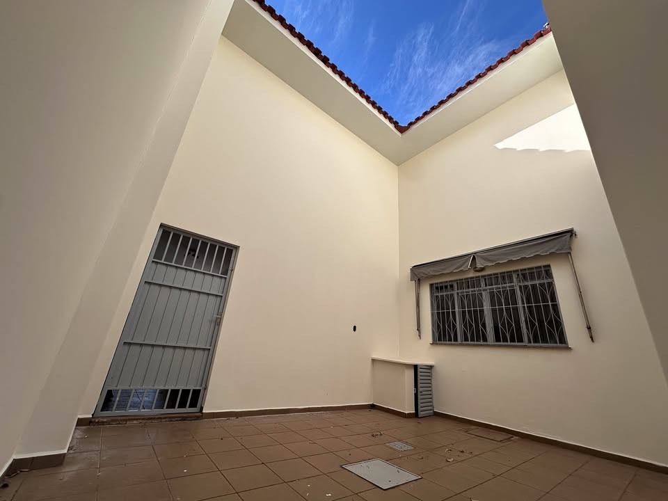 Sobrado para locacao no Jardim Canada em Maringa com 408,8m² por R$ 3.000,00