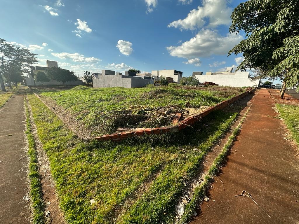 Terreno para venda no Jardim Oriental em Maringa com 496,13m² por R$ 358.000,00