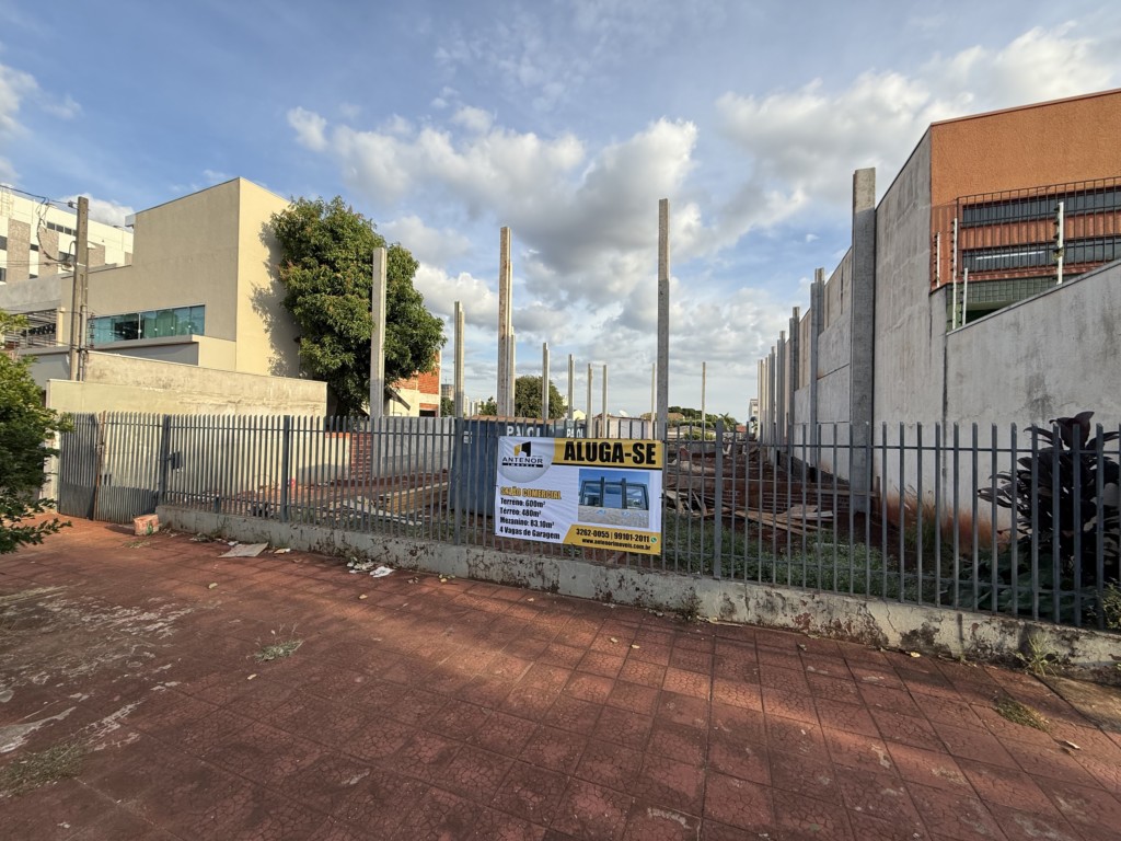 Barracão_galpão para locacao no Zona 08 em Maringa com 600m² por R$ 14.000,00