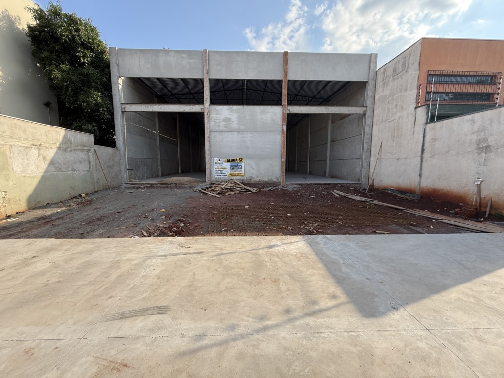 Barracão_galpão para locacao no Zona 08 em Maringa com 600m² por R$ 14.000,00