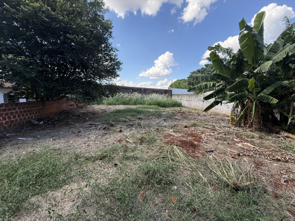 Terreno para venda no Jardim Toquio em Maringa com 300,18m² por R$ 470.000,00
