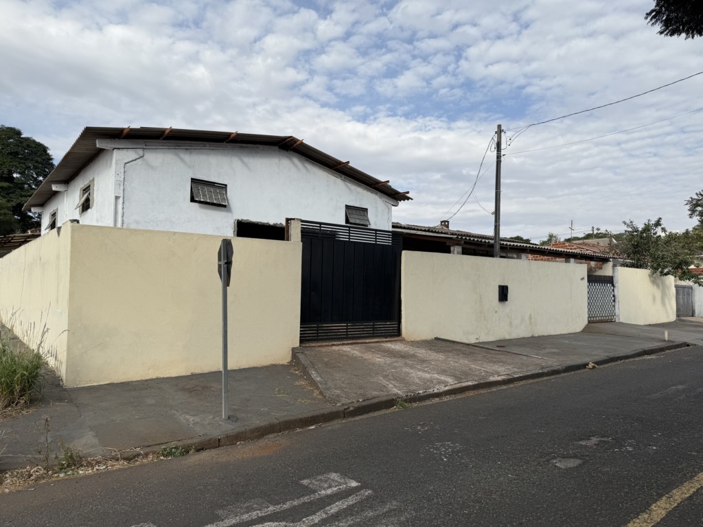 Casa Residencial para venda no Jardim Tropical em Maringa com 350m² por R$ 380.000,00