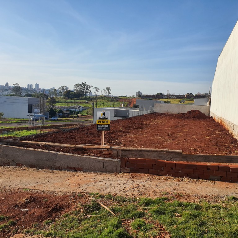Terreno para venda no Jardim Sao Paulo em Maringa com 150,1m² por R$ 150.000,00