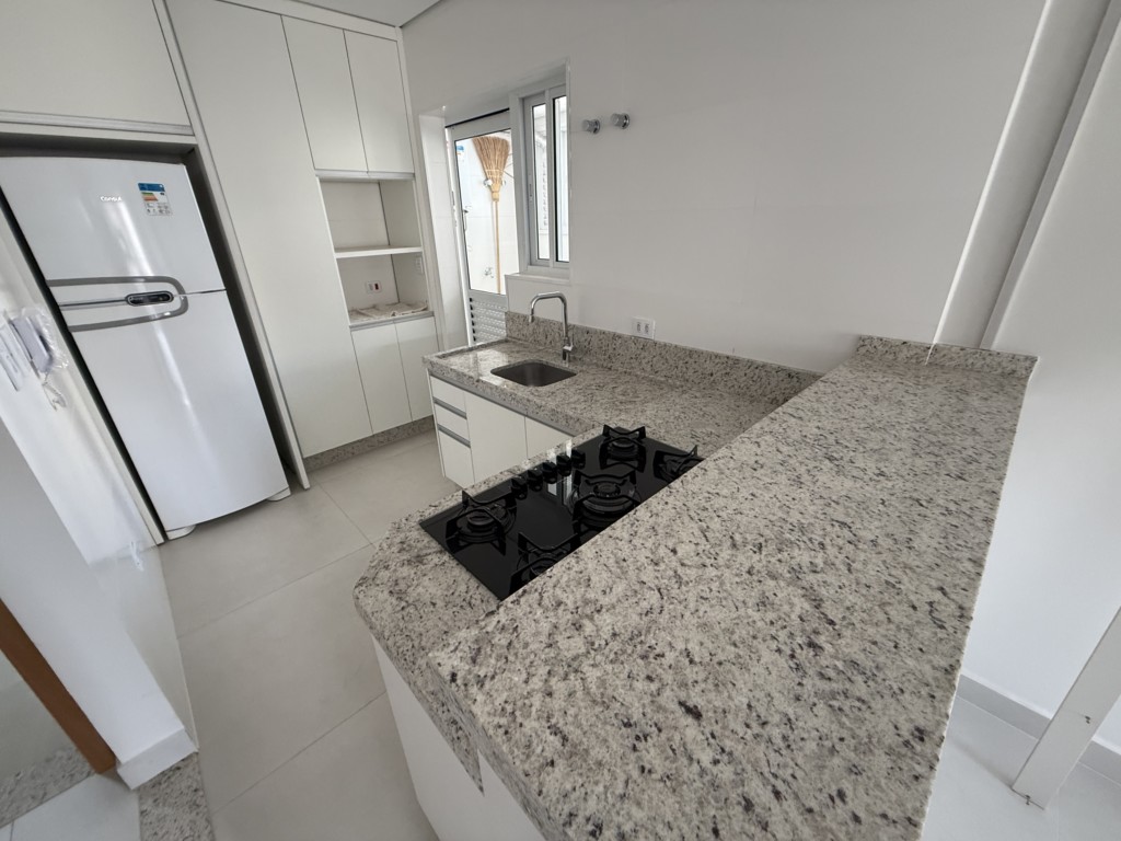 Apartamento para locacao no Zona 01 em Maringa com 132m² por R$ 3.300,00