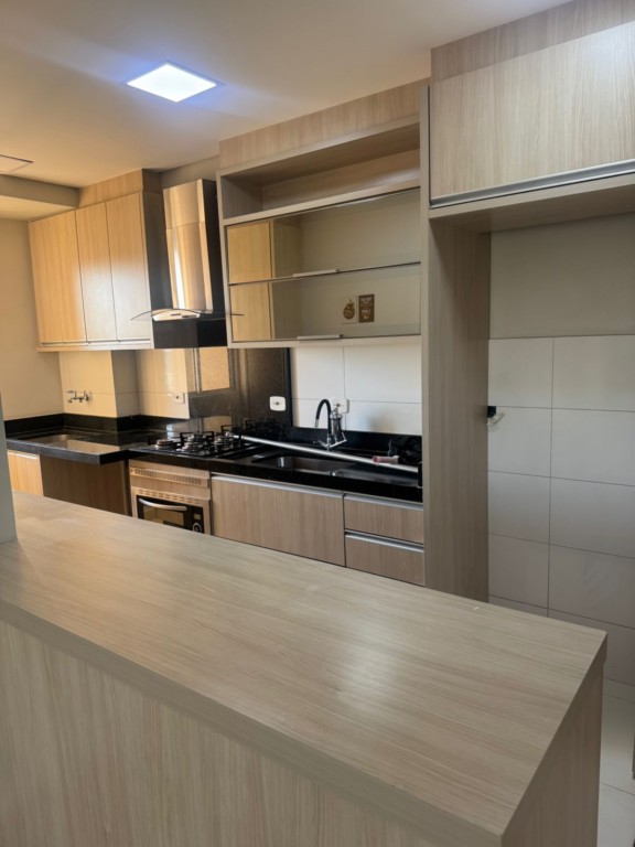 Apartamento para locacao no Vila Marumby em Maringa com 125,32m² por R$ 2.300,00