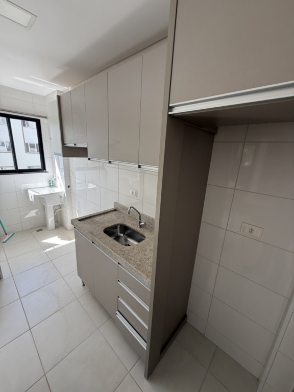 Apartamento para locacao no Zona 07 em Maringa com 48m² por R$ 1.700,00