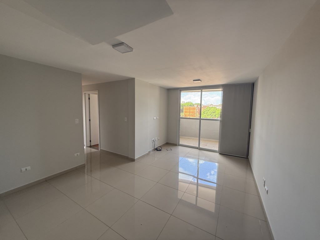Apartamento para locacao no Jardim Cerro Azul em Maringa com 106,43m² por R$ 2.500,00