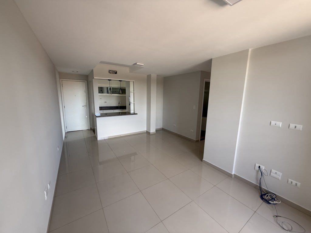 Apartamento para locacao no Jardim Cerro Azul em Maringa com 106,43m² por R$ 2.500,00
