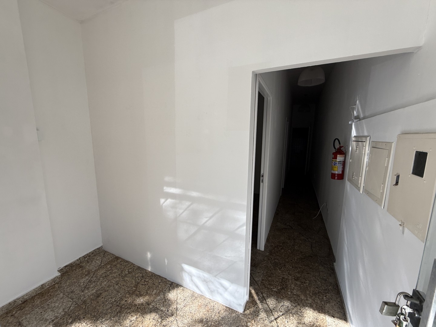Cjto Comercial/sala para locacao no Zona 01 em Maringa com 32,42m² por R$ 2.700,00