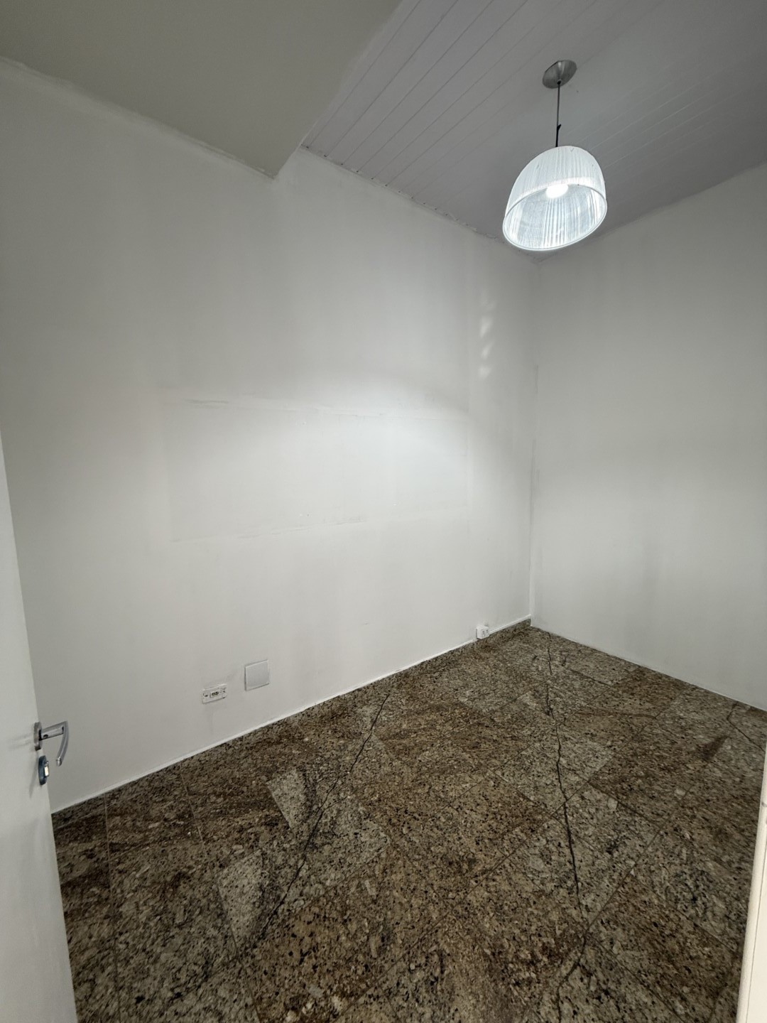 Cjto Comercial/sala para locacao no Zona 01 em Maringa com 32,42m² por R$ 2.700,00