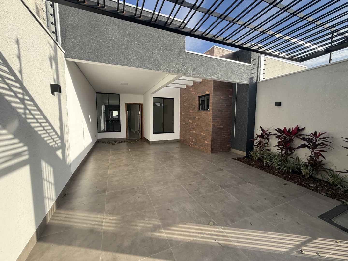 Casa Residencial para venda no Parque das Laranjeiras em Maringa com 150m² por R$ 0,00