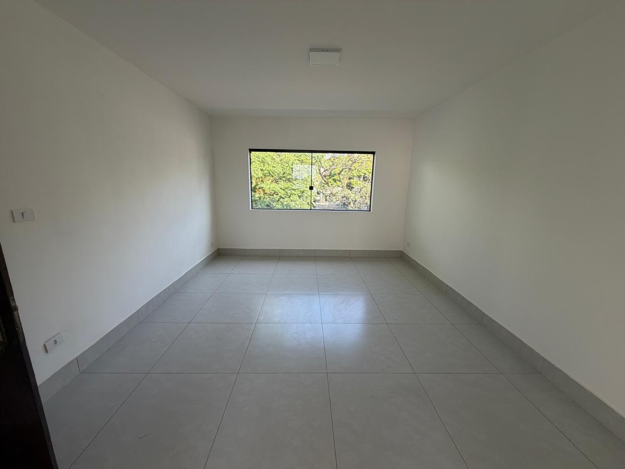 Apartamento para locacao no Zona 07 em Maringa com 140m² por R$ 2.500,00