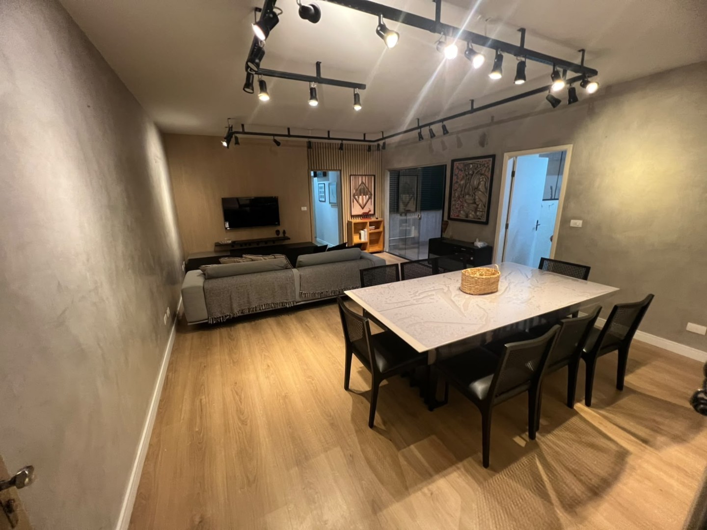 Apartamento para locacao no Zona 01 em Maringa com 0m² por R$ 2.700,00