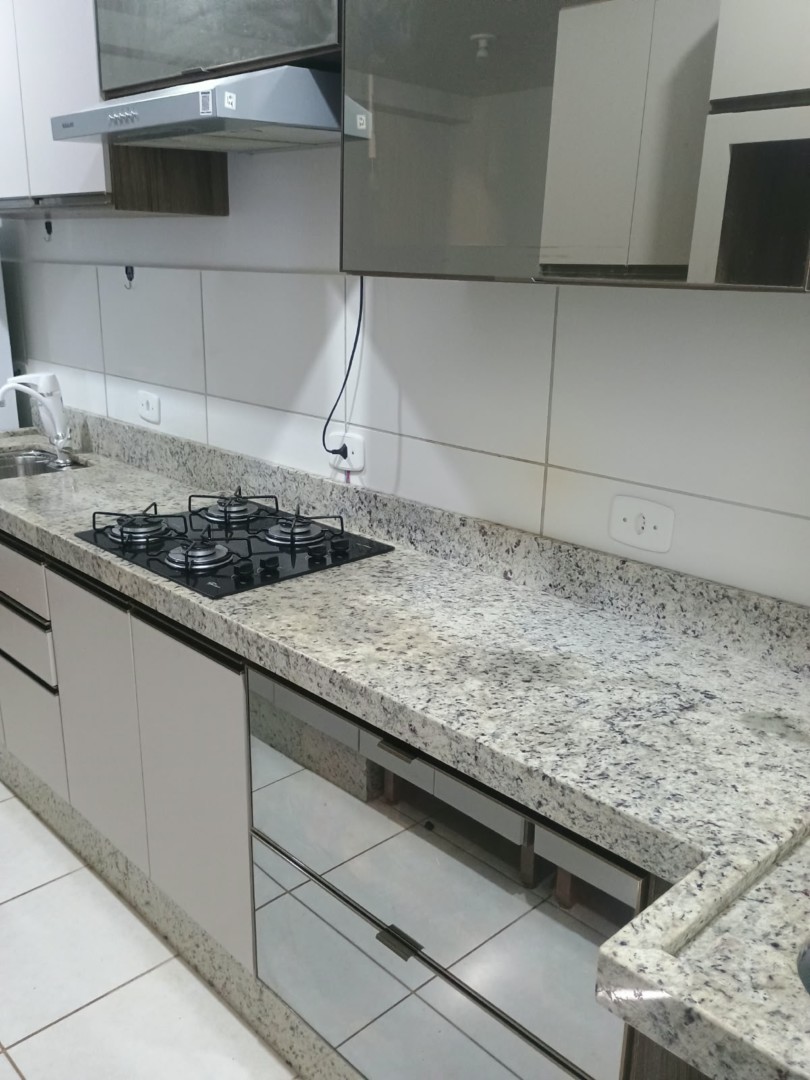 Apartamento para venda no Chacaras Aeroporto em Maringa com 68m² por R$ 290.000,00
